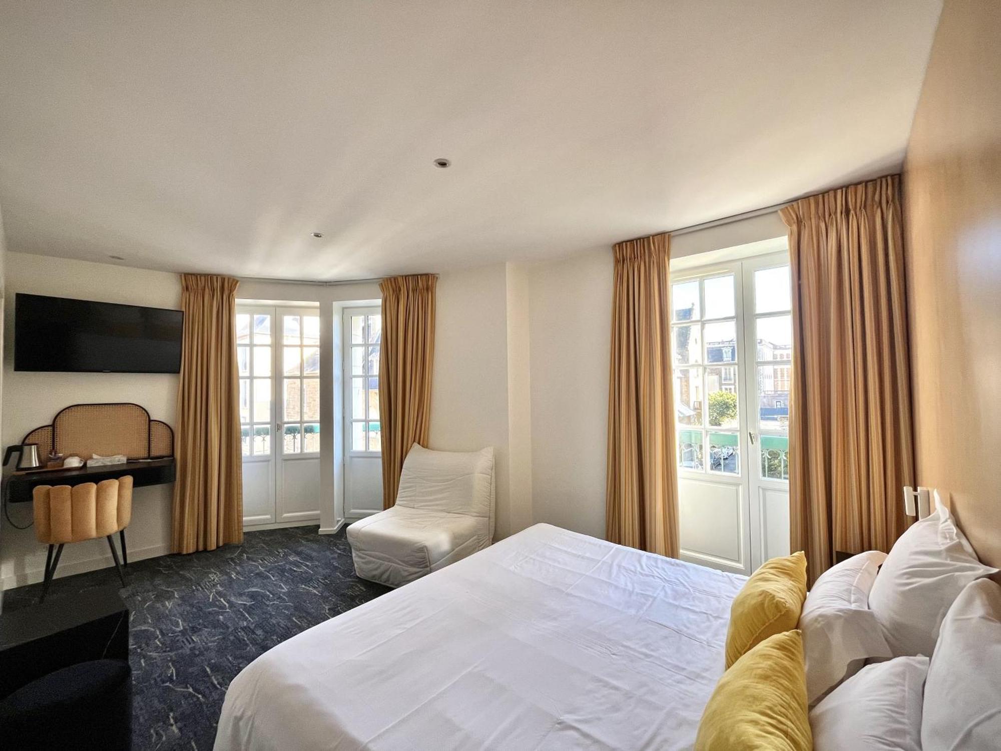 Hotel Balmoral Ντινάρ Εξωτερικό φωτογραφία