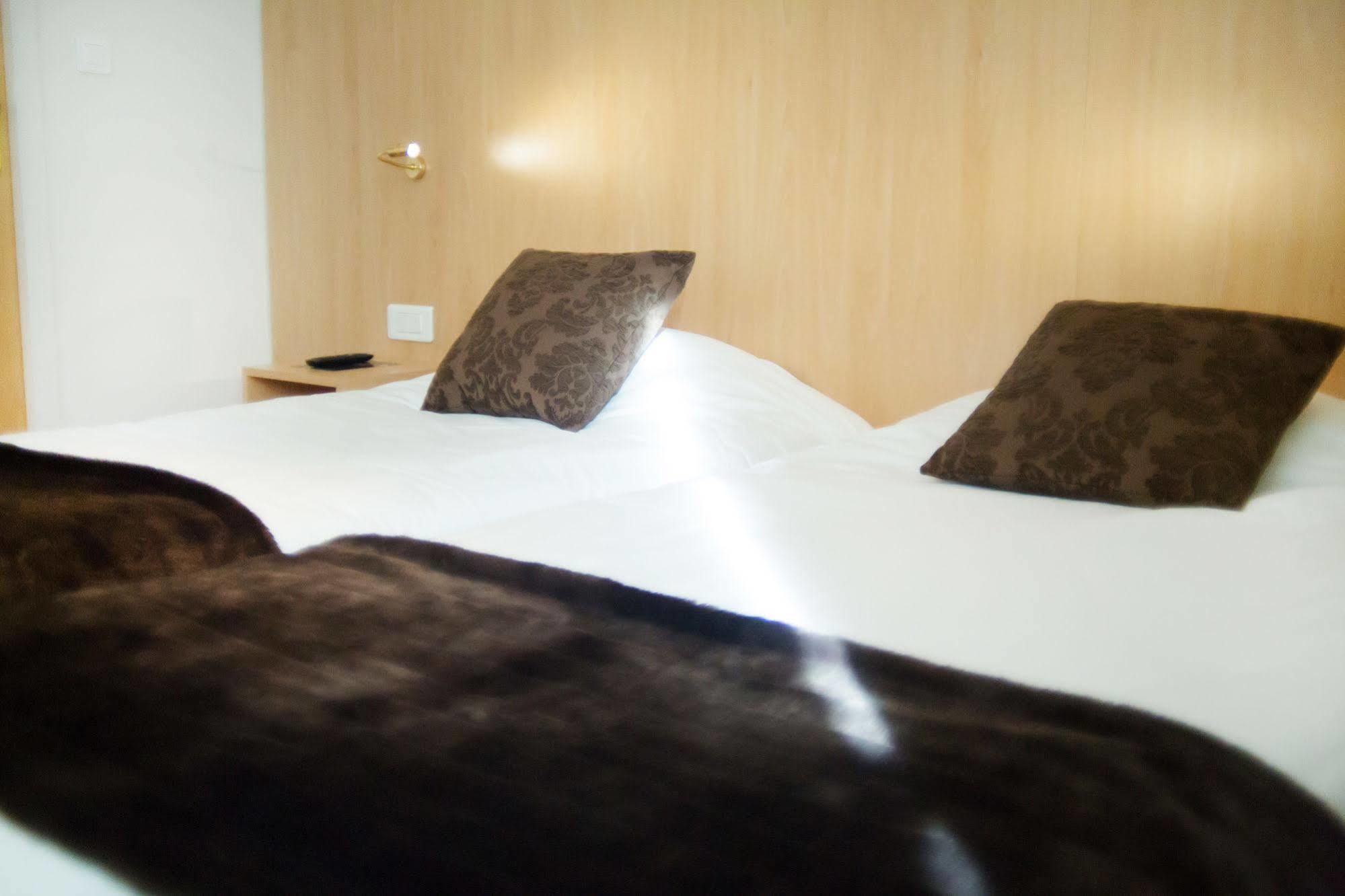 Hotel Balmoral Ντινάρ Εξωτερικό φωτογραφία